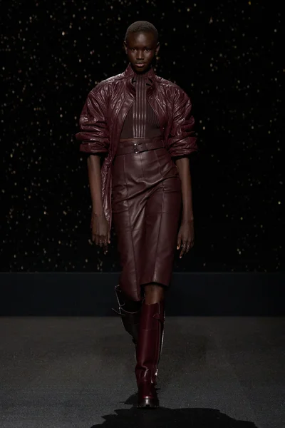 Look 11
